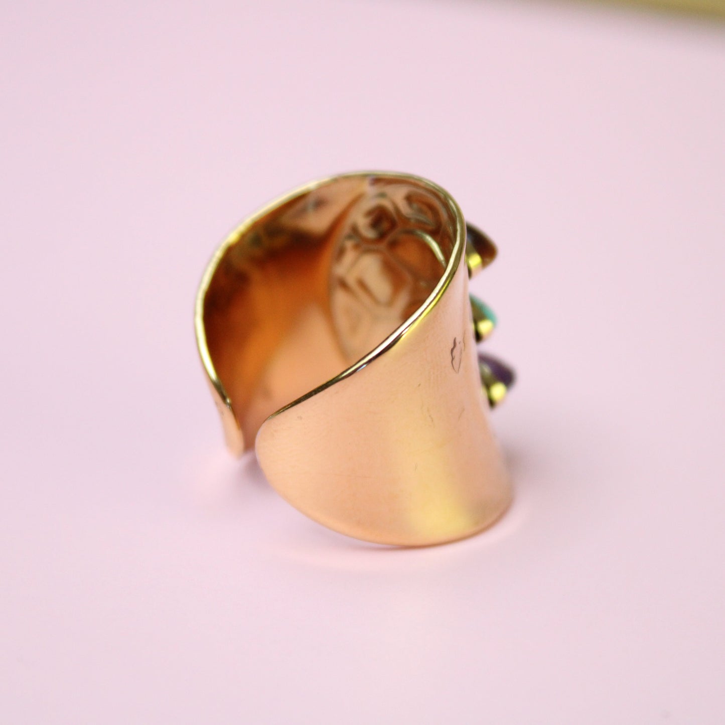 TREASURE DOME RING MET EDELSTENEN