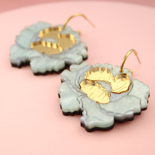BLOOM WITH GRACE OORBELLEN