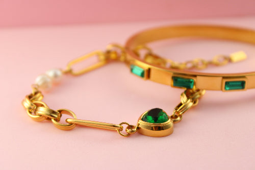 EMERALD EMBRACE ARMBAND