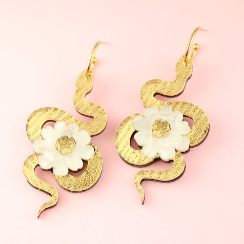 SERPENTINE DAISY OORBELLEN